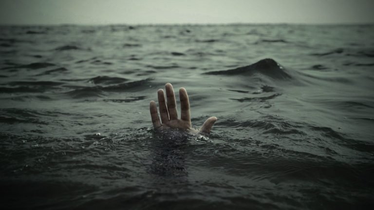 Hands-Drowning-Sea-1-768x432.jpg