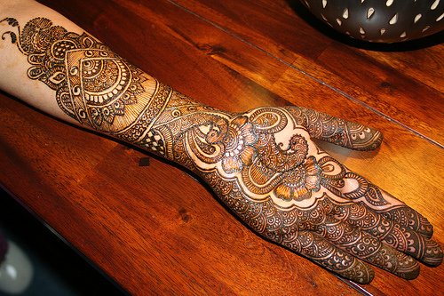 Asha-Savla-Mehndi-Designs-3.jpg