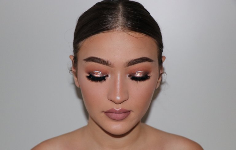 Facetune_09-05-2018-18-47-29.jpg