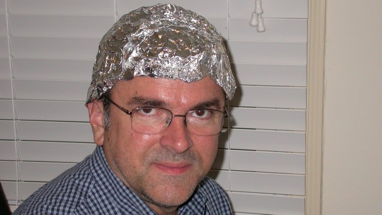 tinfoil-hat-guy1.jpg