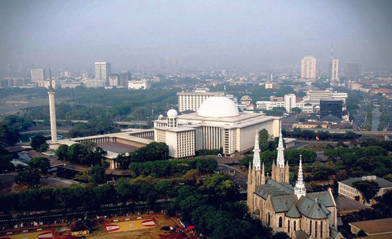 Istiqlal-Mosque.jpg