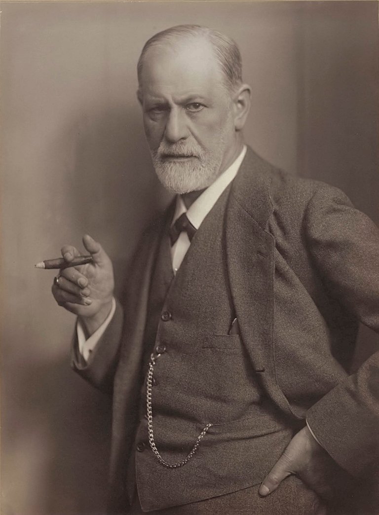 1200px-Sigmund_Freud,_by_Max_Halberstadt_(cropped).jpg