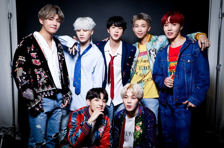 BTS-2017-ama-backstage-portrait-billboard-1548.jpg