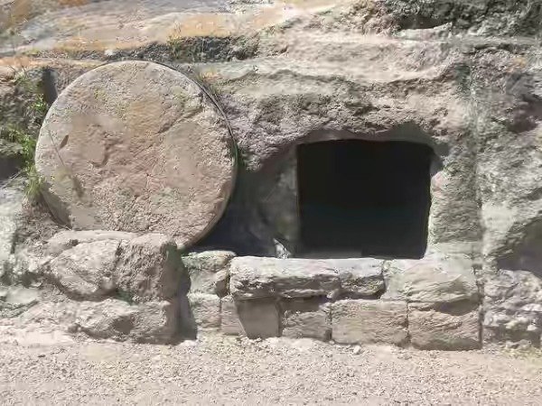 empty-tomb.jpg