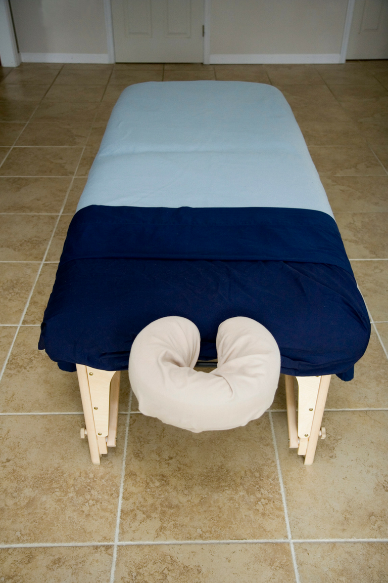 massage table.png