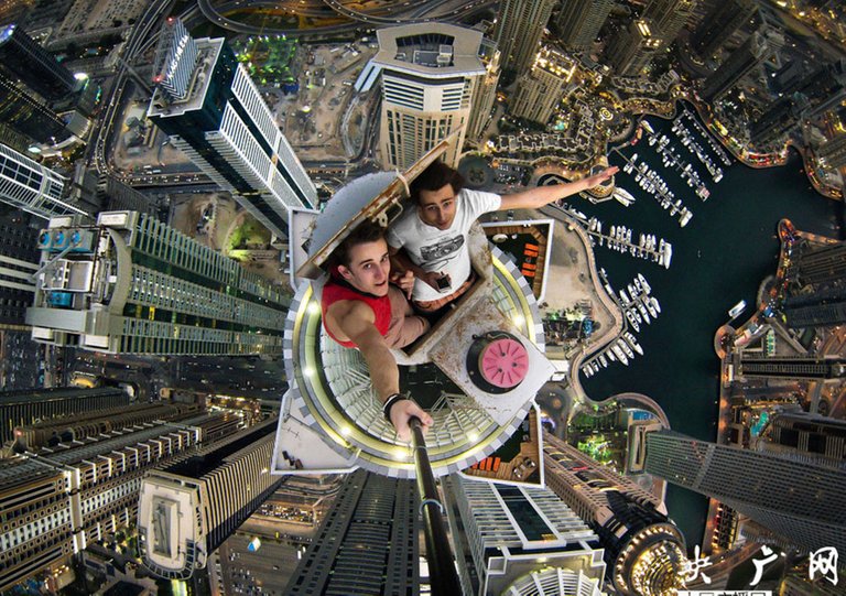 The-20-Most-Amazing-Selfies-04.jpg