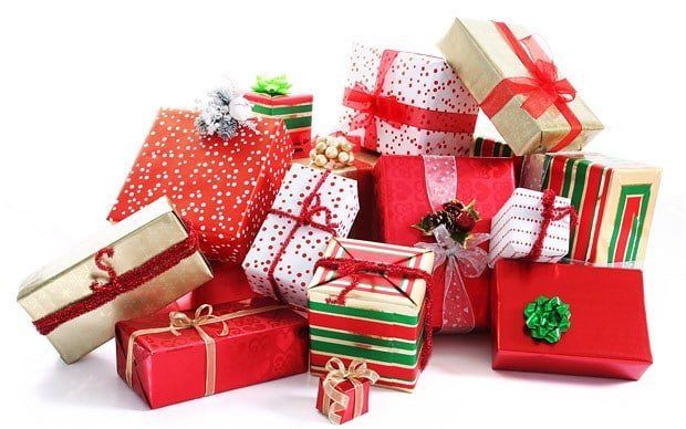 Christmas_presents_2416800b.jpg