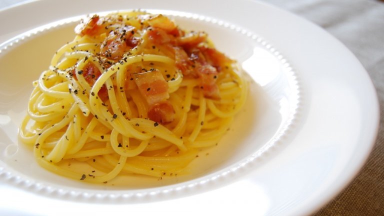 1650-pasta-alla-carbonara-primo-piatto-le-migliori-ricette-di-pasta-italiana-cucina-italiana.jpg