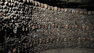 320px-DJJ_1_Catacombes_de_Paris.jpg