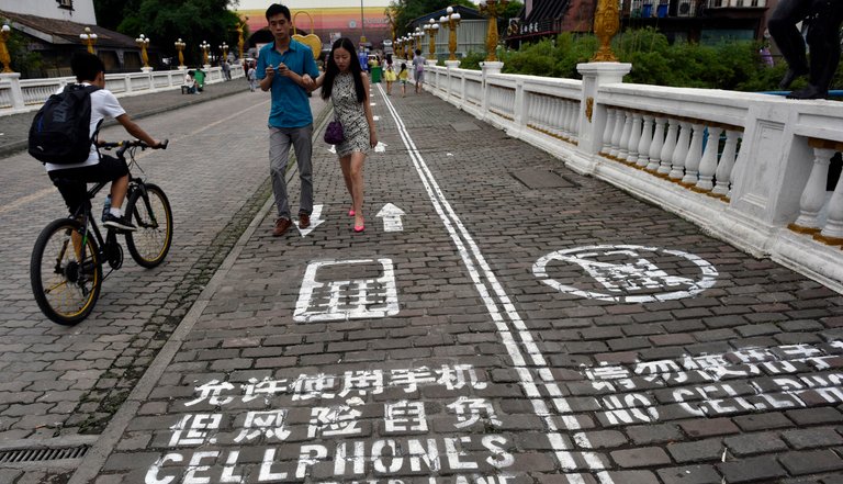 chinese-cell-phone-lane.jpg