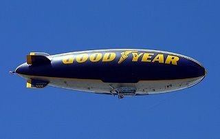 blimp-647726_640.jpg