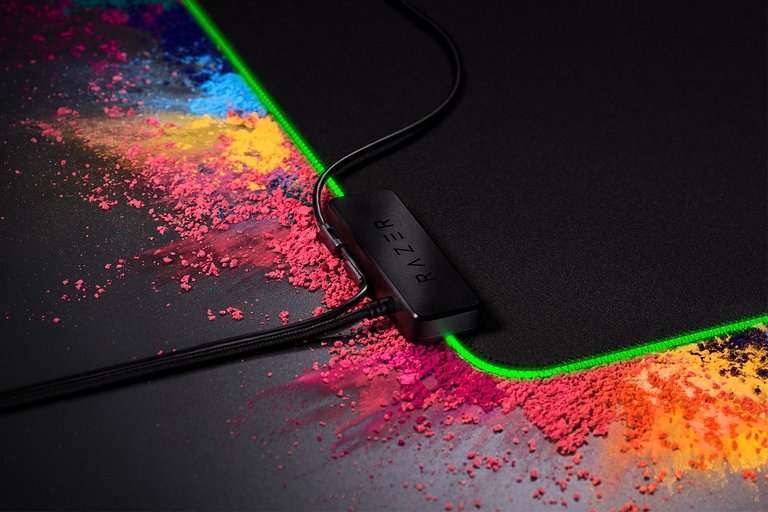 razer-goliathus-soft-mouse-mat-gallery-03.jpg