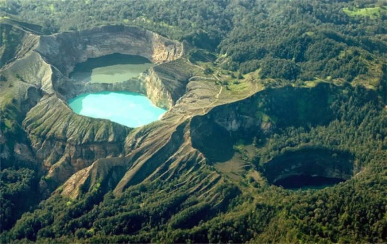 danau-kelimutu.jpg