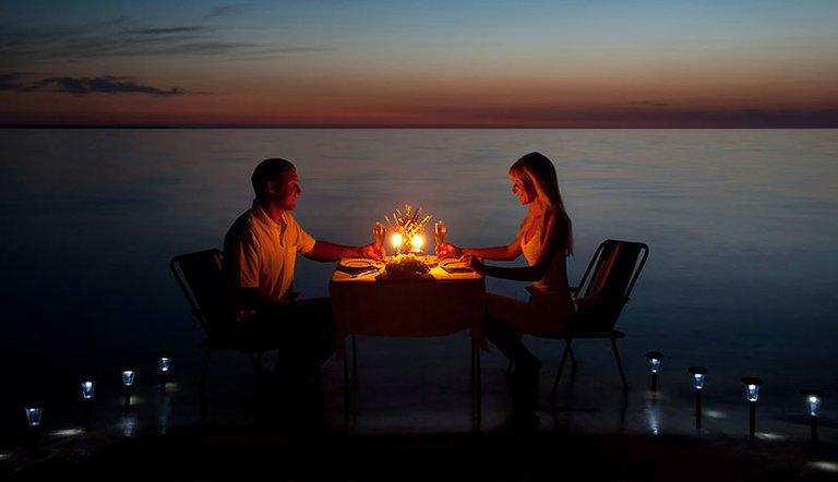 13-very-romantic-dinner-date-ideas-for-two.jpg