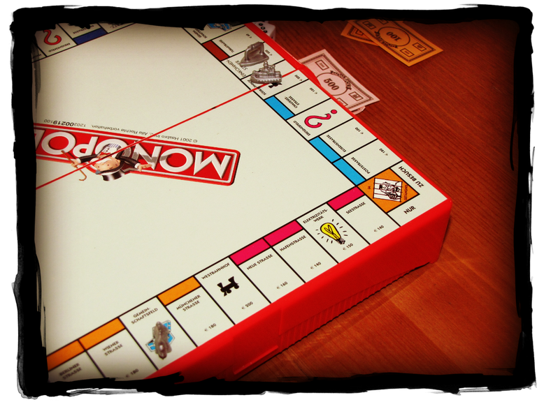 monopoly-1356307_1920.png