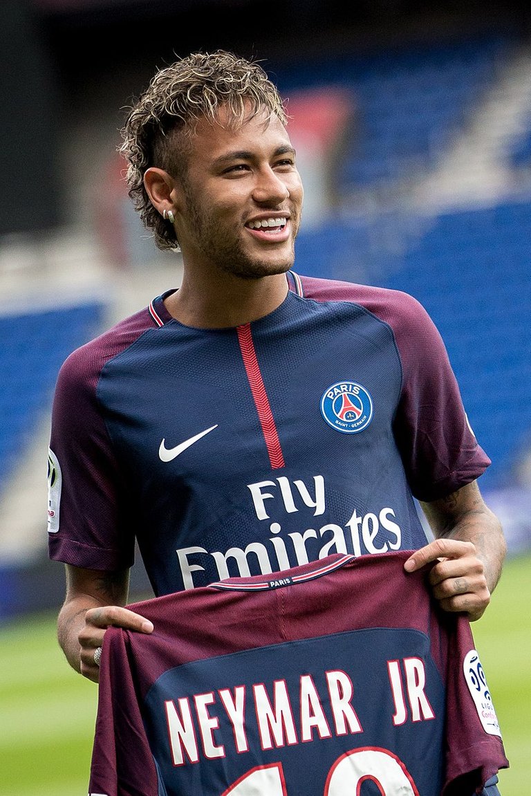 800px-Neymar_PSG.jpg