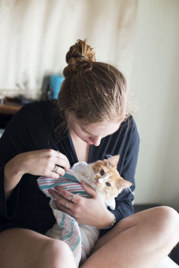 cat-birth-photoshoot-lucy-schultz-7-5a5dad15c73db__700.jpg