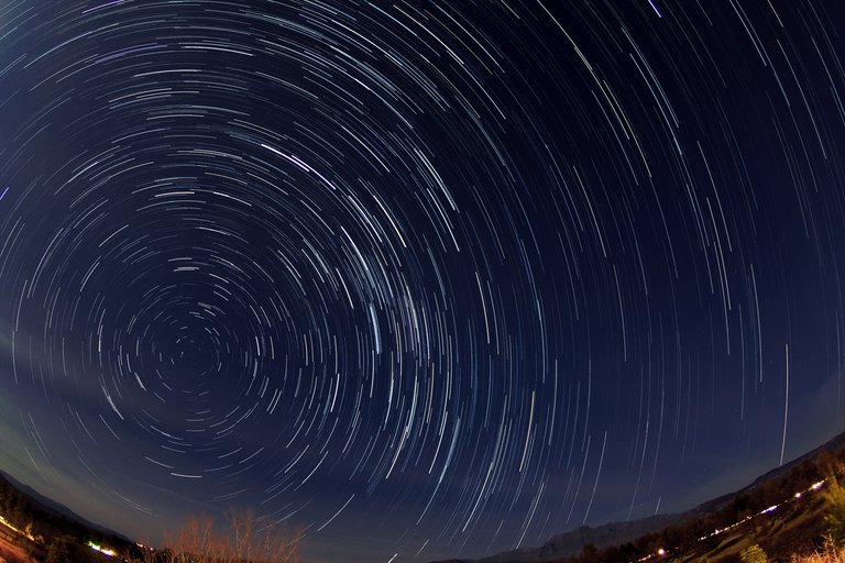 startrail_sml.jpg