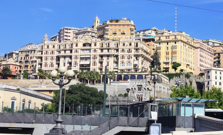 italy-1-genova-2.jpg