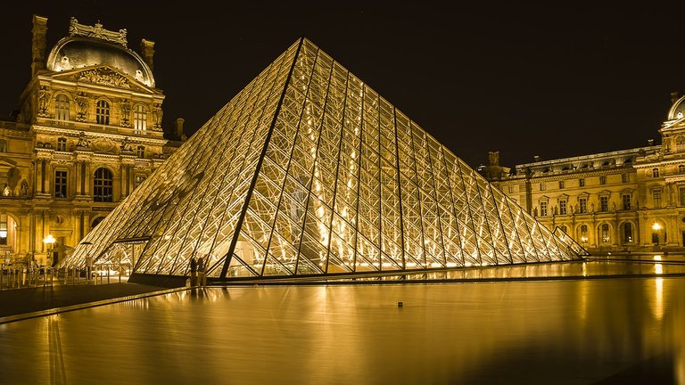 louvre museum.jpg