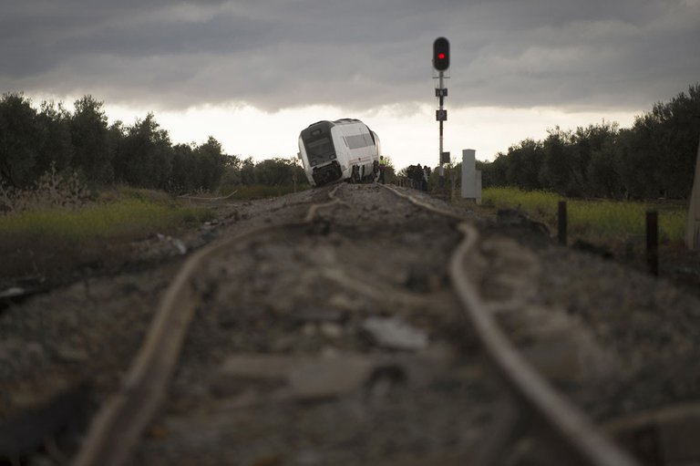 A derailed train.jpg