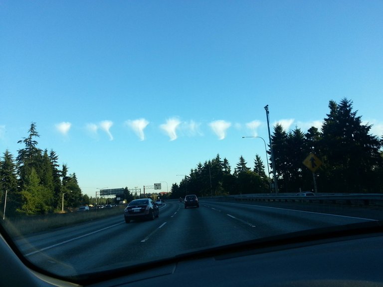 Awesome-Weird-Cloud-Cover-over-Seattle.jpg