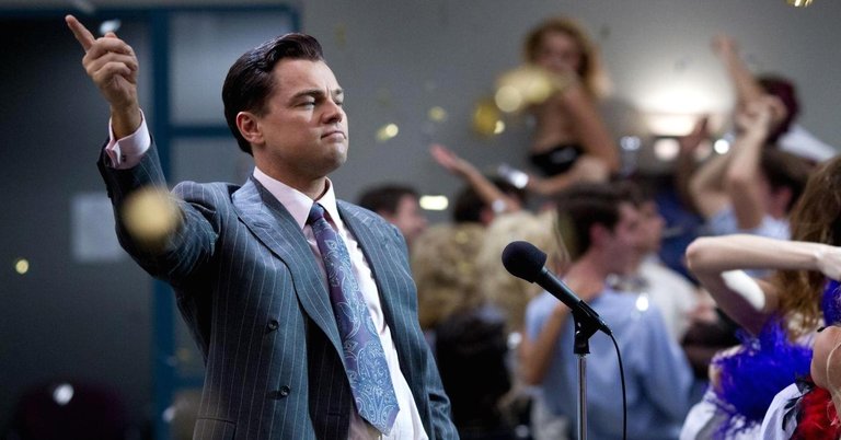 101310093-wolf-of-wall-street04.1910x1000.jpg