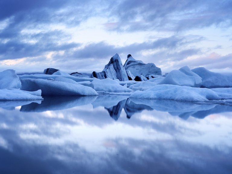 jokulsarlon-lagoon-GettyImages-477653017.jpg