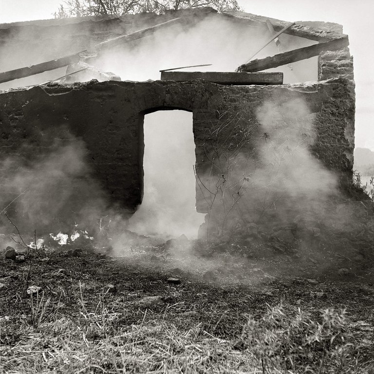 casa-en-ruinas-en-actipan-el-fotografo-juan-rulfo-exposicion-museo-amparo-puebla-20170405-113723.jpg