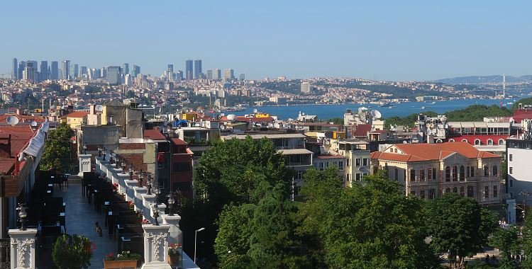 Aussicht Bosporus Sultanahmet.jpg