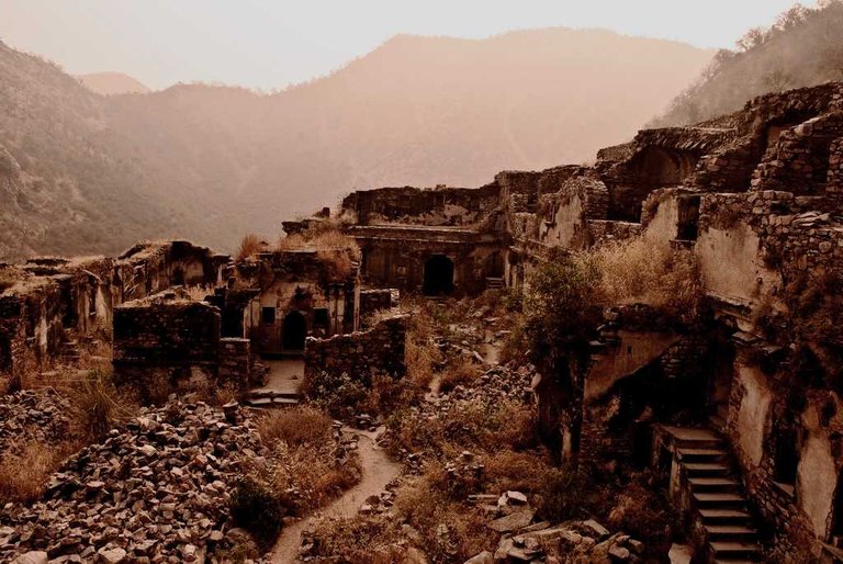 Bhangarh-Fort.jpg