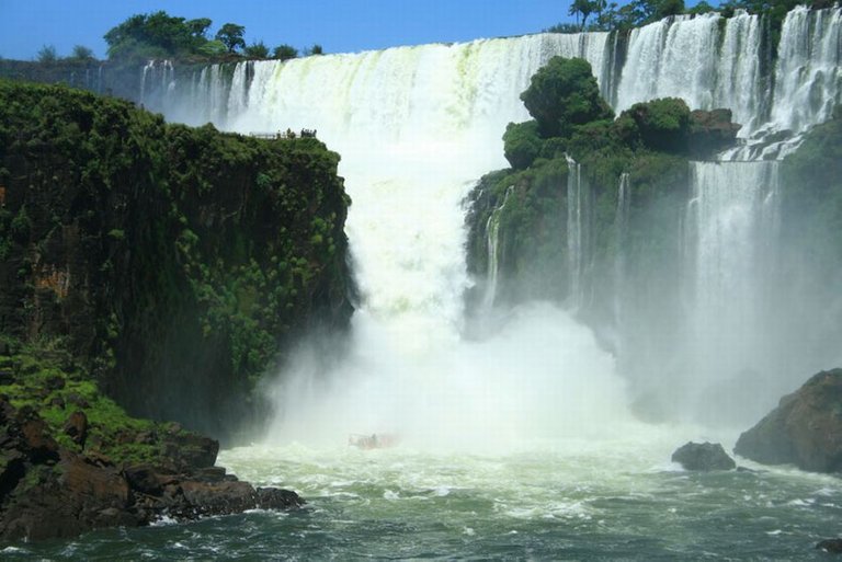 Cataratas-del-Iguazú arg.jpg