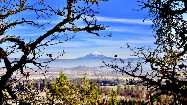 Hiking Upper Table Rock, Oregon, USA