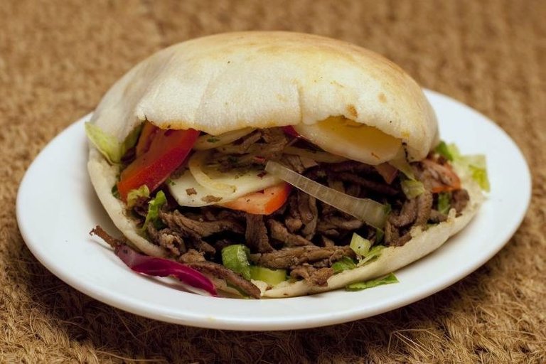 Shawarma-sandwich-01.jpg