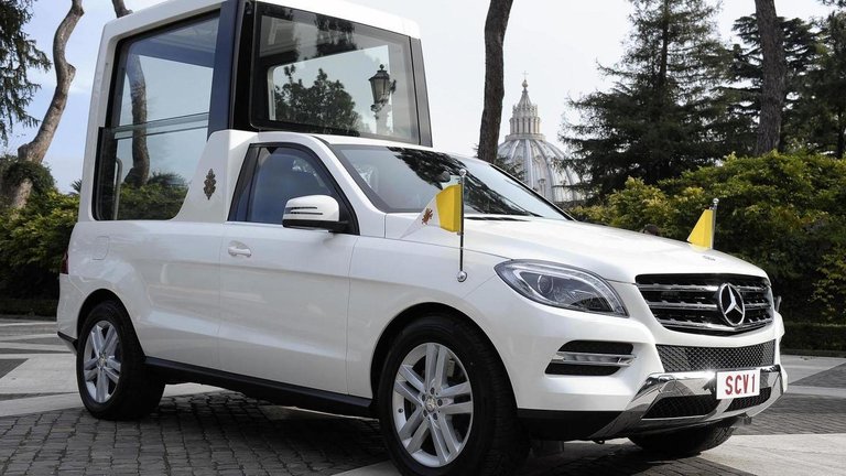 2012-350189-mercedes-m-class-popemobile-07-12-20121.jpg