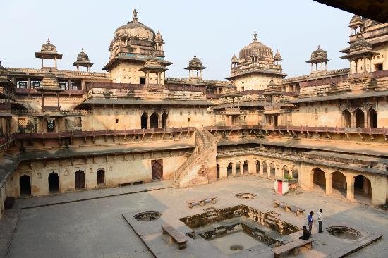 orchha-fort.jpg