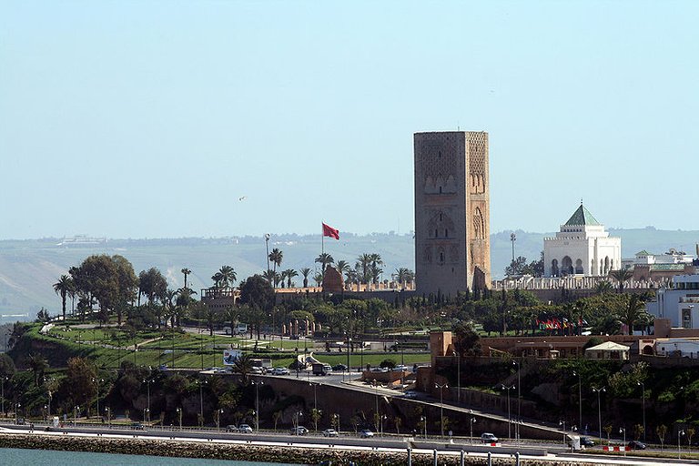 800px-Rabat_Tour_Hassan_Mausolee.jpg