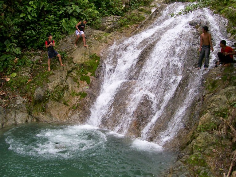 wisata+air+terjun+tingkat+tujuh+aceh+selatan1.jpg