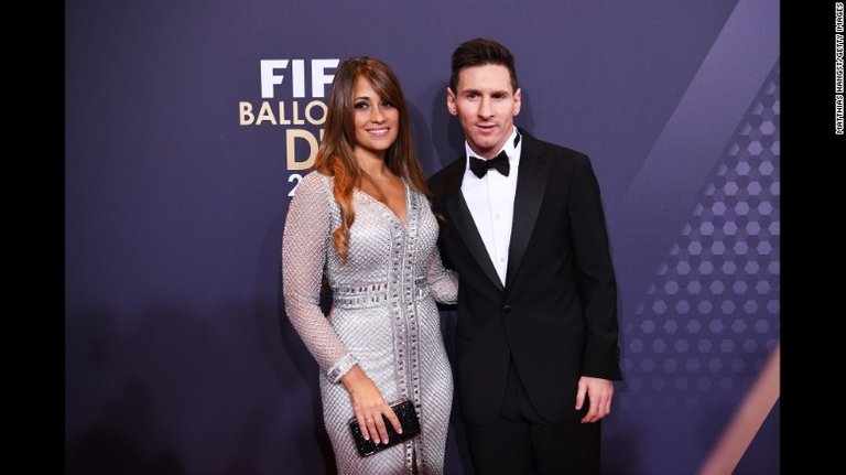 170630110000-03-lionel-messi-antonella-roccuzzo-file-jan-2016-exlarge-169.jpg