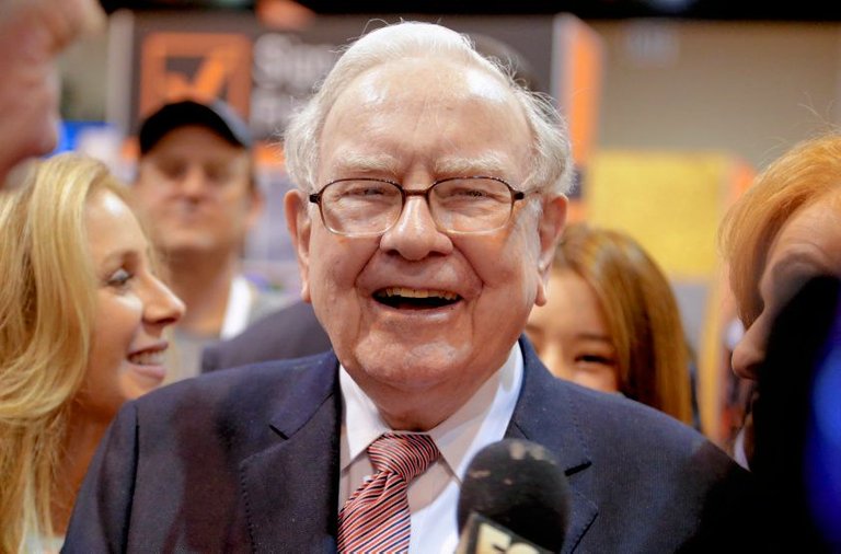 170815-warren-buffett-buying-stocks.jpg