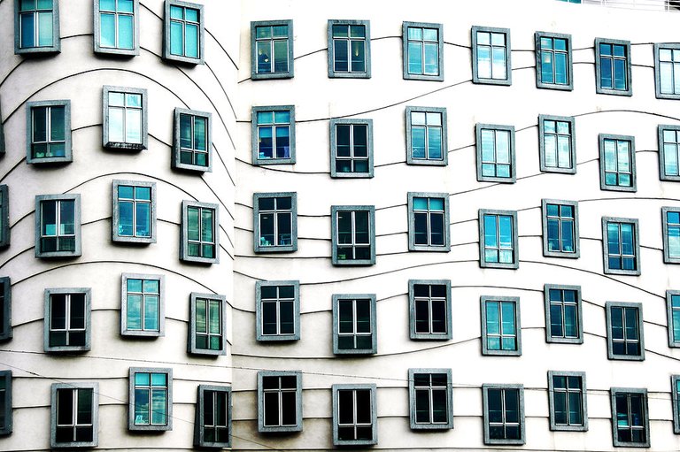 1024px-Dancing_house_windows.jpg