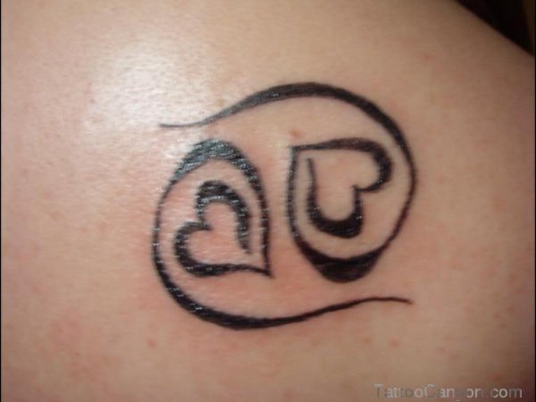 Zodiac-Cancer-Symbol-Tattoo-Fashion-For-Girls-1.jpg