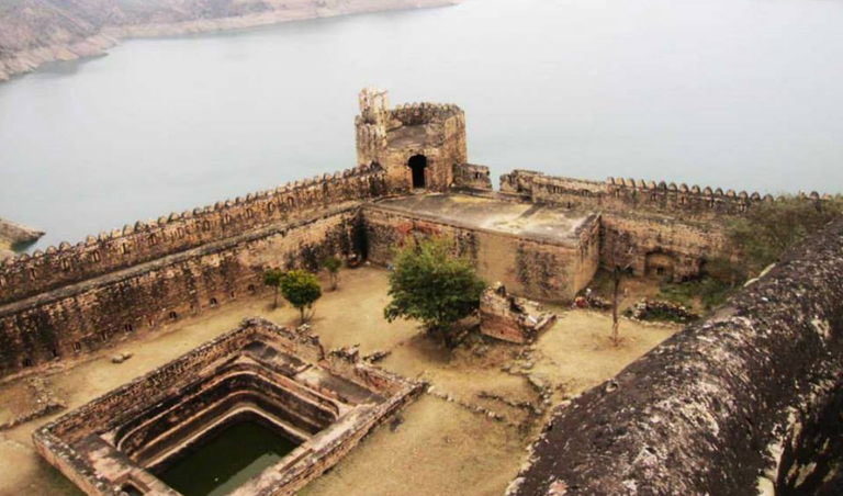 ramkort fort azad kashmir2.png