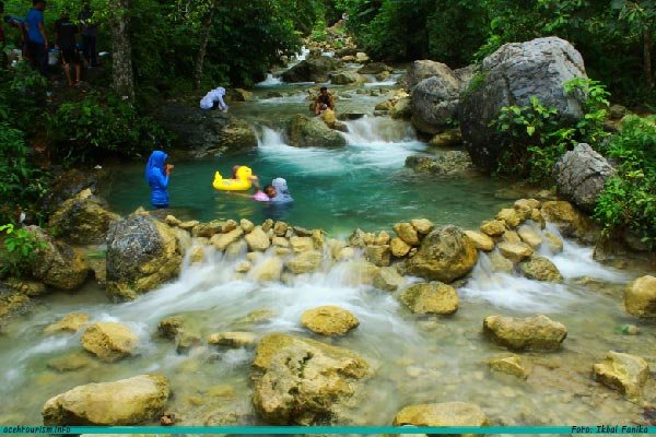 Kolam-Pemandia-Putro-Aloh.jpg