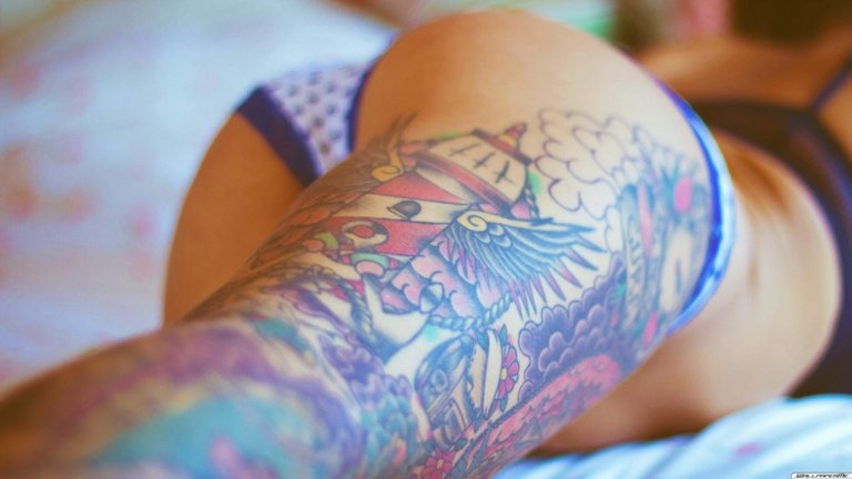 women_tattoo_ass_panties_blurred-345431.jpg!d.jpg