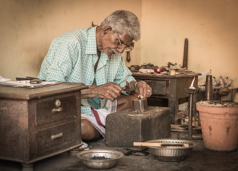 India-Street-Photography-Shoe-Maker-Kochi-Man.jpg