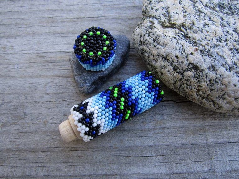 Blue Green WP seed beaded needle case 1d.jpg