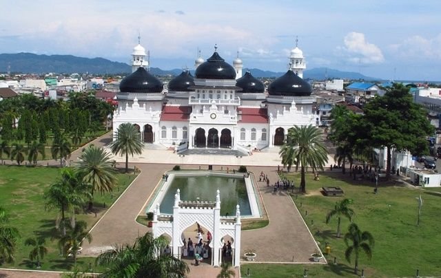 Masjid_Raya.jpg