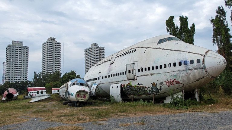 bkk-airplane-graveyard-1.jpg