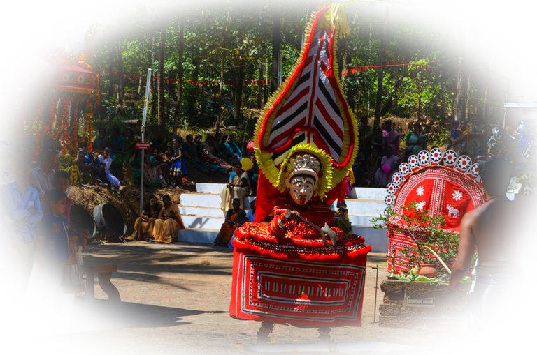 Theyyam 3-1-2.jpg